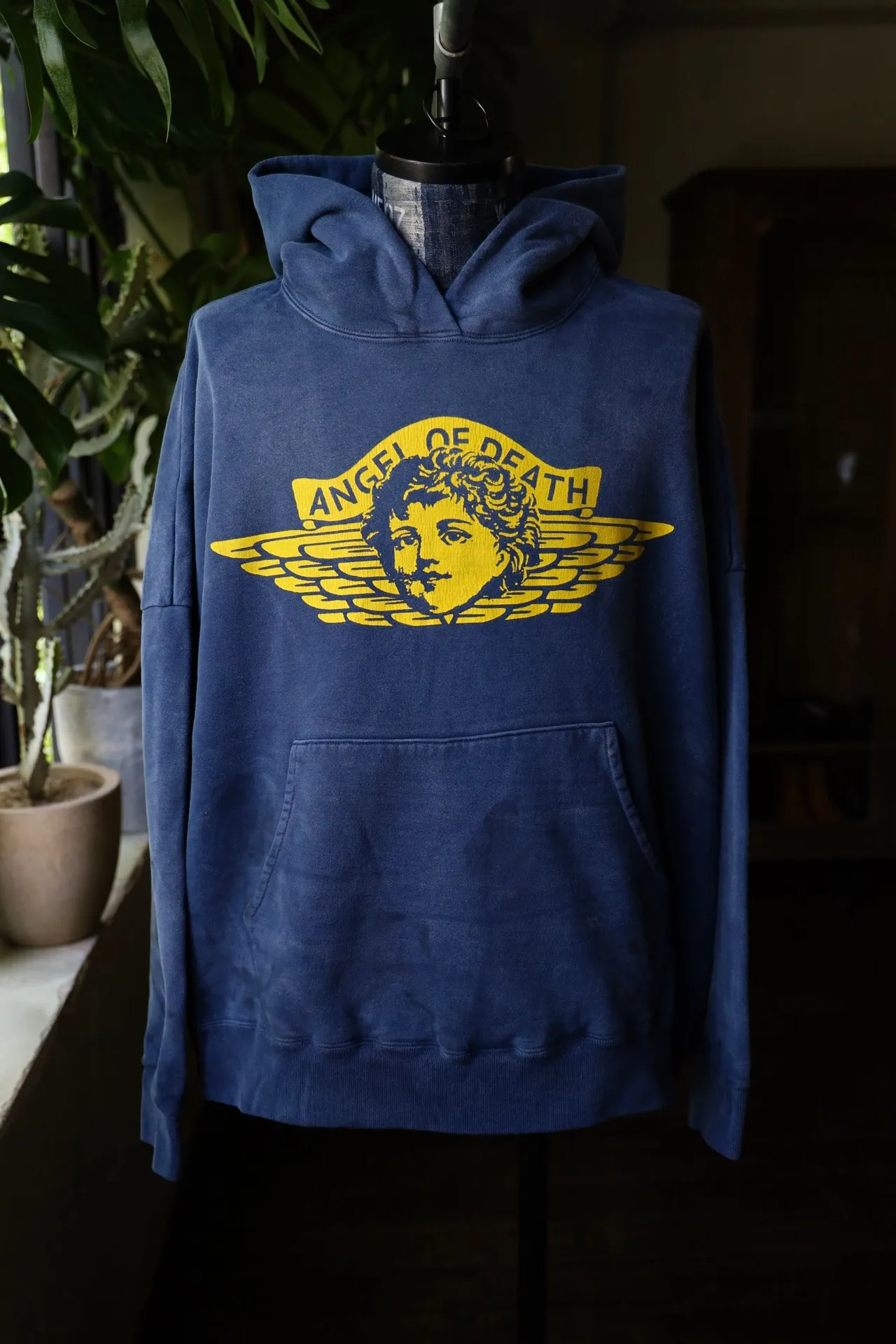 SAINT M×××××× ANGEL HOODIE/NAVY Angel Reborn Blue Hoodie Washed Blue S-XL Assute Garment Dyeing Full Clothes Water Fading Mud Dyeing Dirty Distress New Vintage Ceiling God Tailoring Original Super Loose Fit Customized Original Accessories God-level Print Restoration